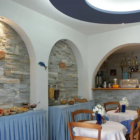 δήμητρα Ξενοδοχείο με διαμερίσματα 2*