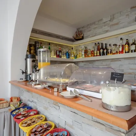 Dimitra Aparthotel 2*
