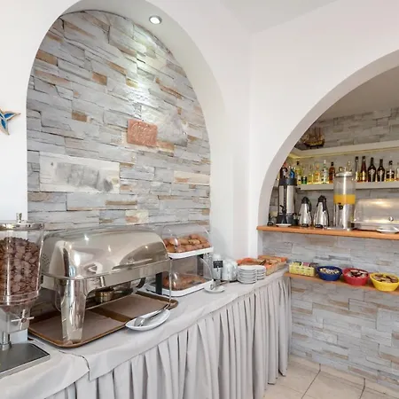 Dimitra Aparthotel 2*